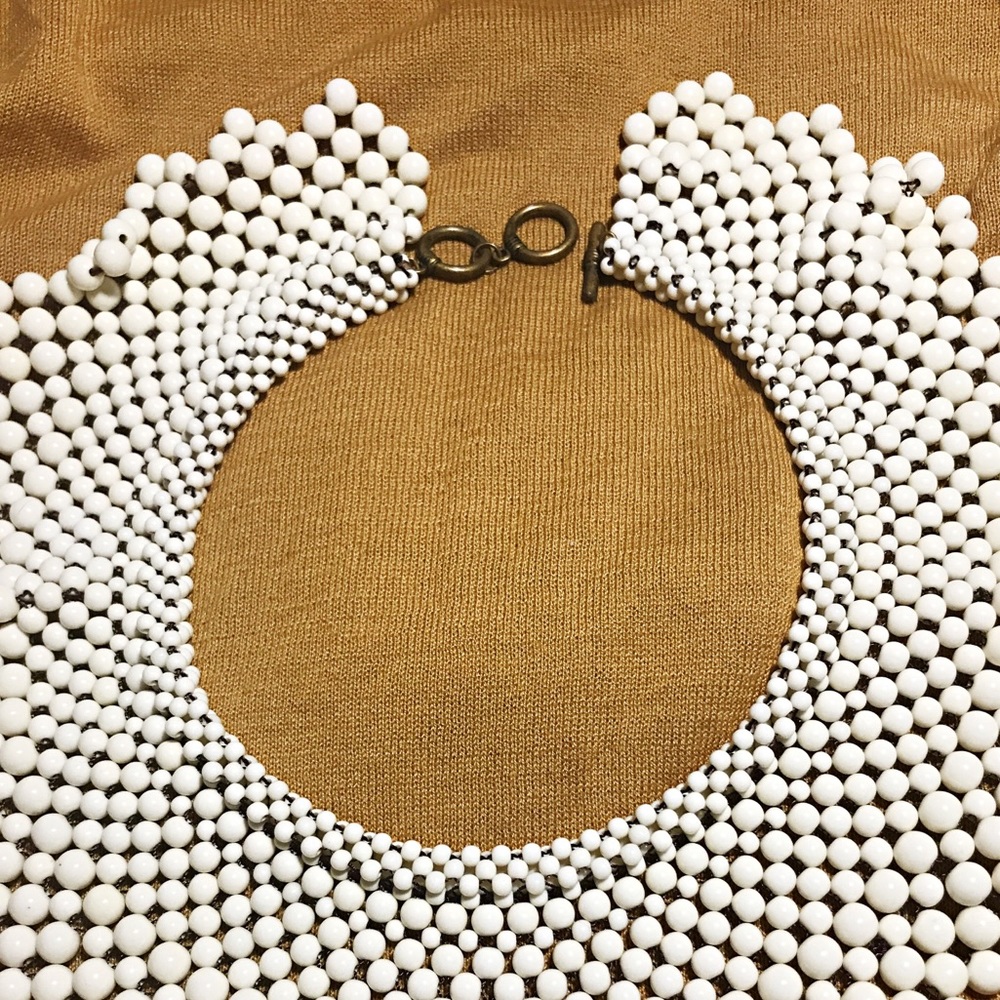 Hand Beaded statement necklace - Picture 3 of 3
